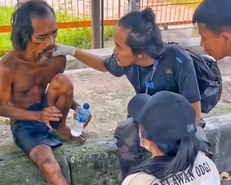 Relawan ODGJ saat beraksi di lapangan